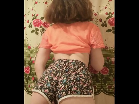 ❤️ seksi genç bebeğim soyunma kapalı onu şort üzerinde kamera ❤ Ev yapımı porno bizde ﹏