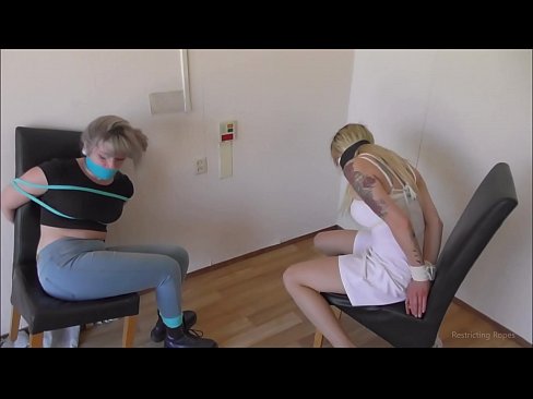 ❤️ Bağımlı / bağlı ve ağzı tıkalı / sıkıntı içinde küçük hanım ❤ Ev yapımı porno bizde ﹏
